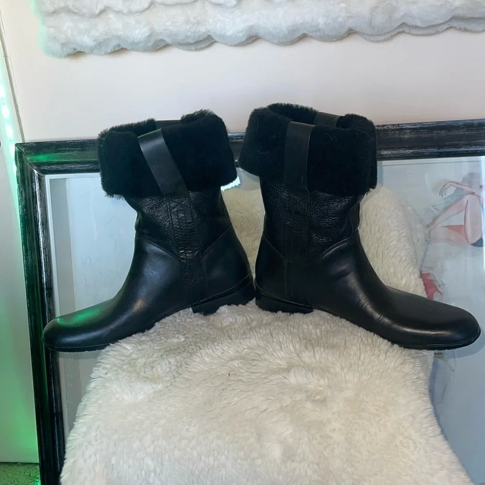 Kenneth Cole New York  black genuine leather and shearling above the ankles
